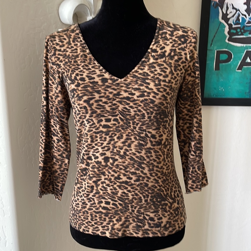 Sexy Vintage INC International Concepts Animal Print V-Neck Top Size Medium